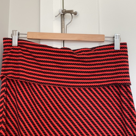 Anne Klein size L skirt - Picture 2 of 4